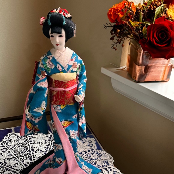 Hanayome Geisha Doll, Madame Butterfly by Nishi Doll Co. c1950 - Picture 5 of 11